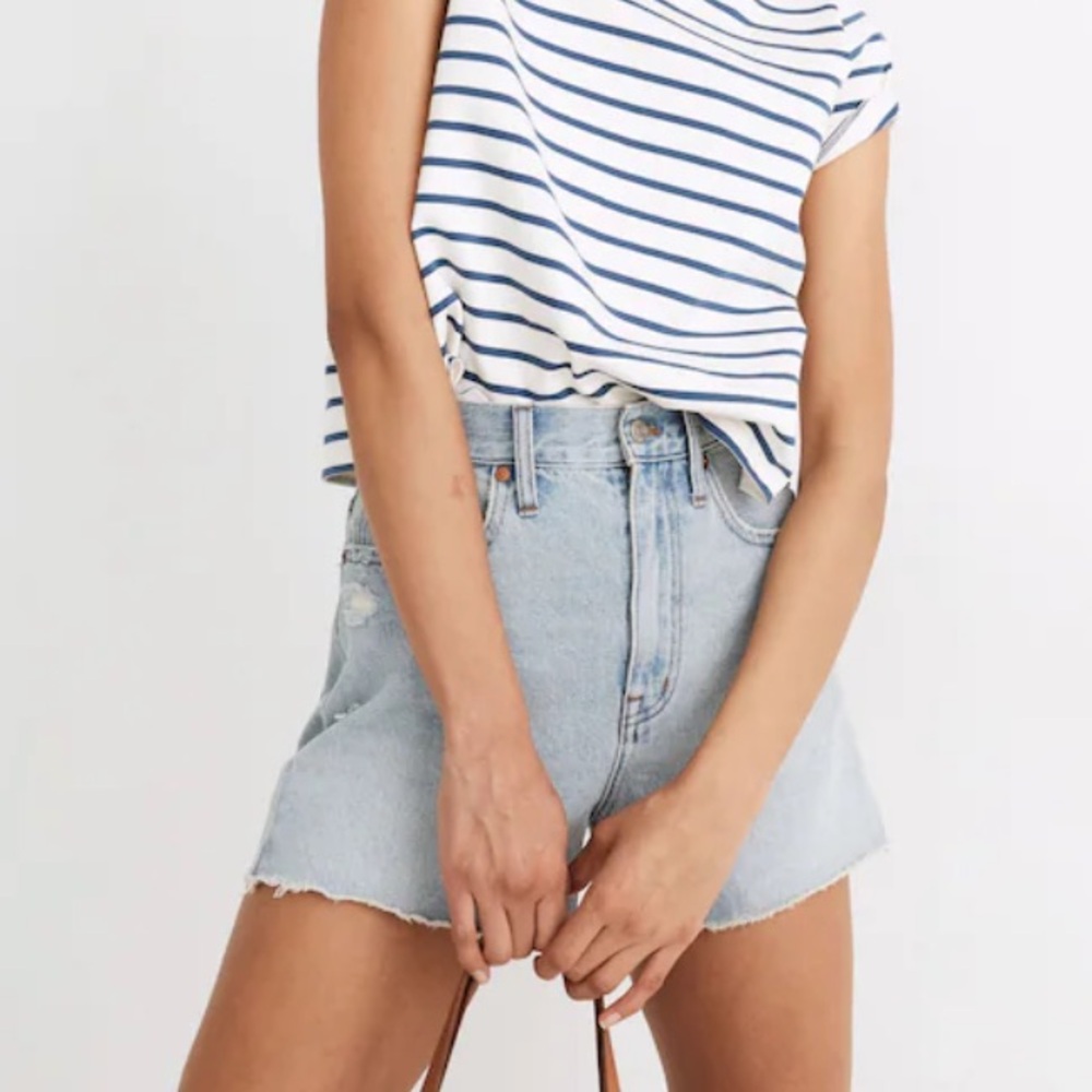 New: Madewell The Mom Jean Short. Size 31 or 12